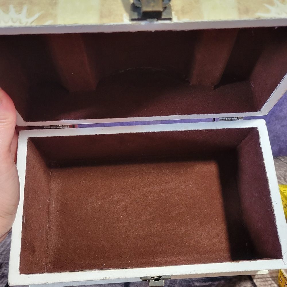 Chest/Keepsake Box‎ - Picture 2 of 13